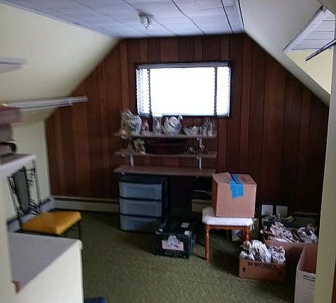 5th image of 1052 N Erie Ave