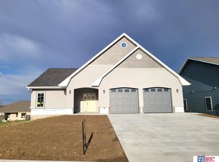 1057 N 12th St, Seward, NE 68434