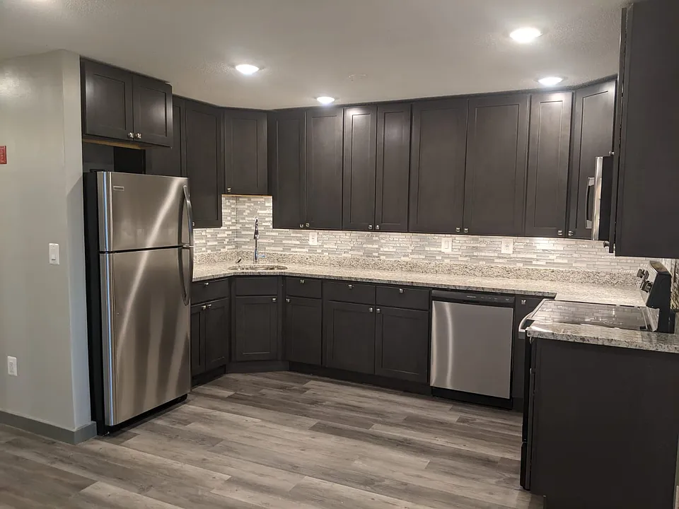 94A4 West St #34