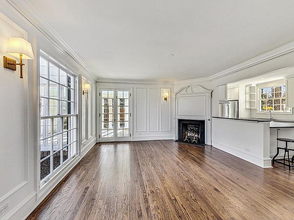 4th image of 1442 Forest Ave
