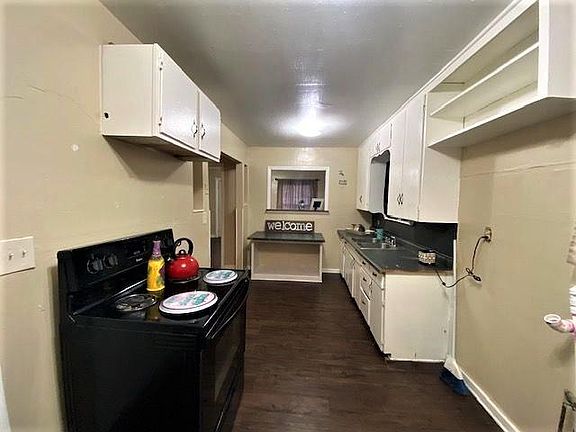 4th image of 2417 NE 26th St