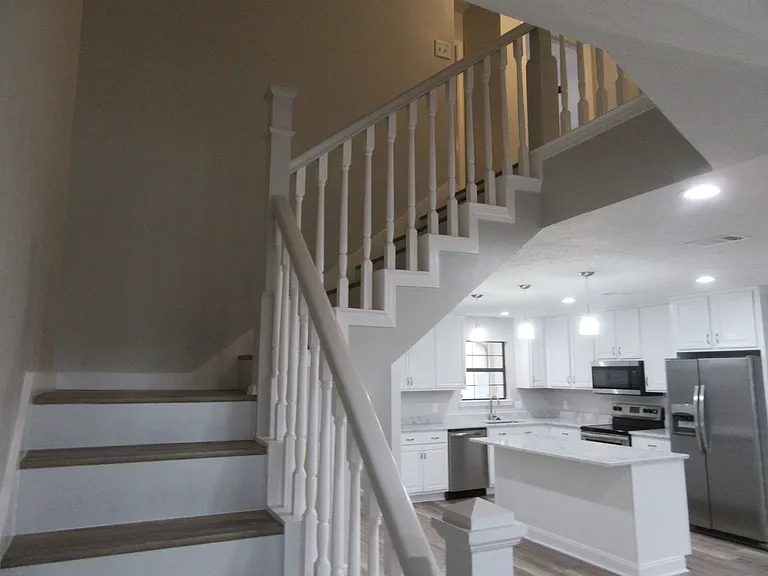 1345 Capri Dr — Photo 7