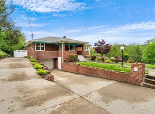1034 Carnahan Rd, Pittsburgh, PA 15216