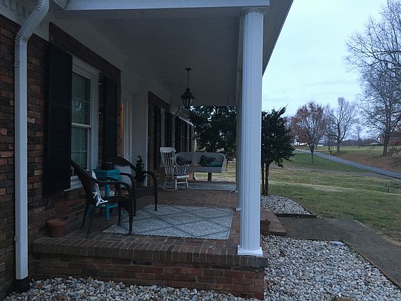 4th image of 602 Maple Ln