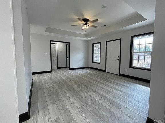 2nd image of 17 Pawnee Dr