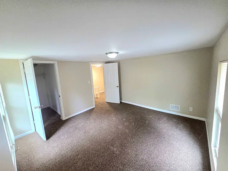 1131 Crosby St — Photo 10