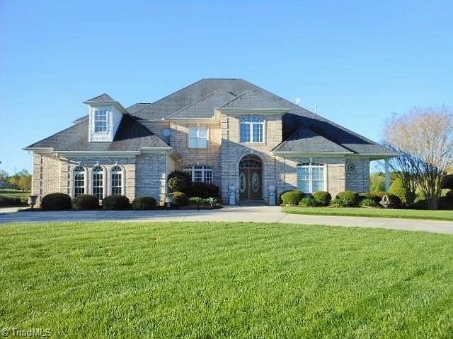 2nd image of 703 Medinah Dr
