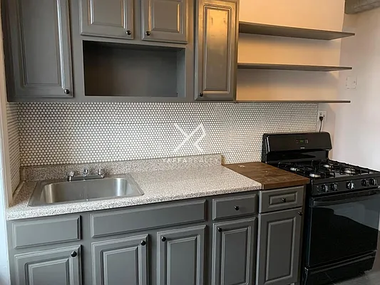 Rented by Yaffa Realty LLC | media 8