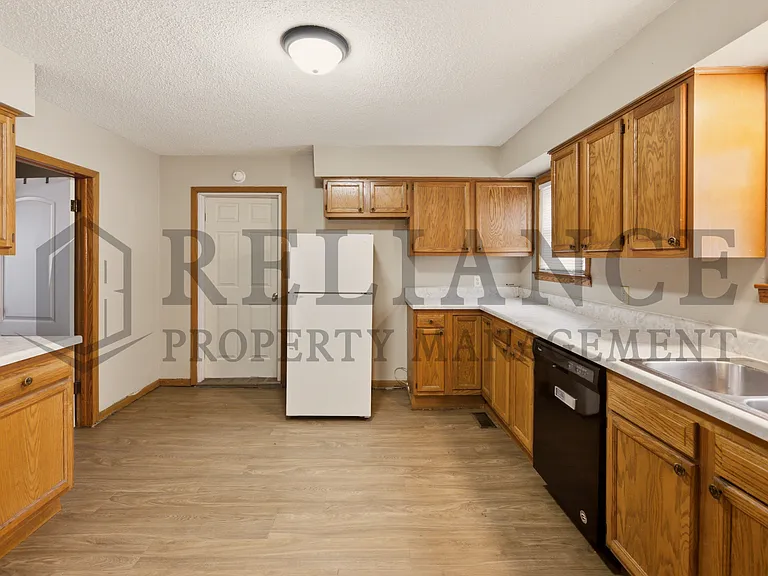1028 W Munnell Ave — Photo 11