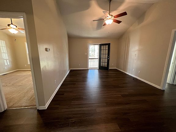 3rd image of 205 Grant Ct
