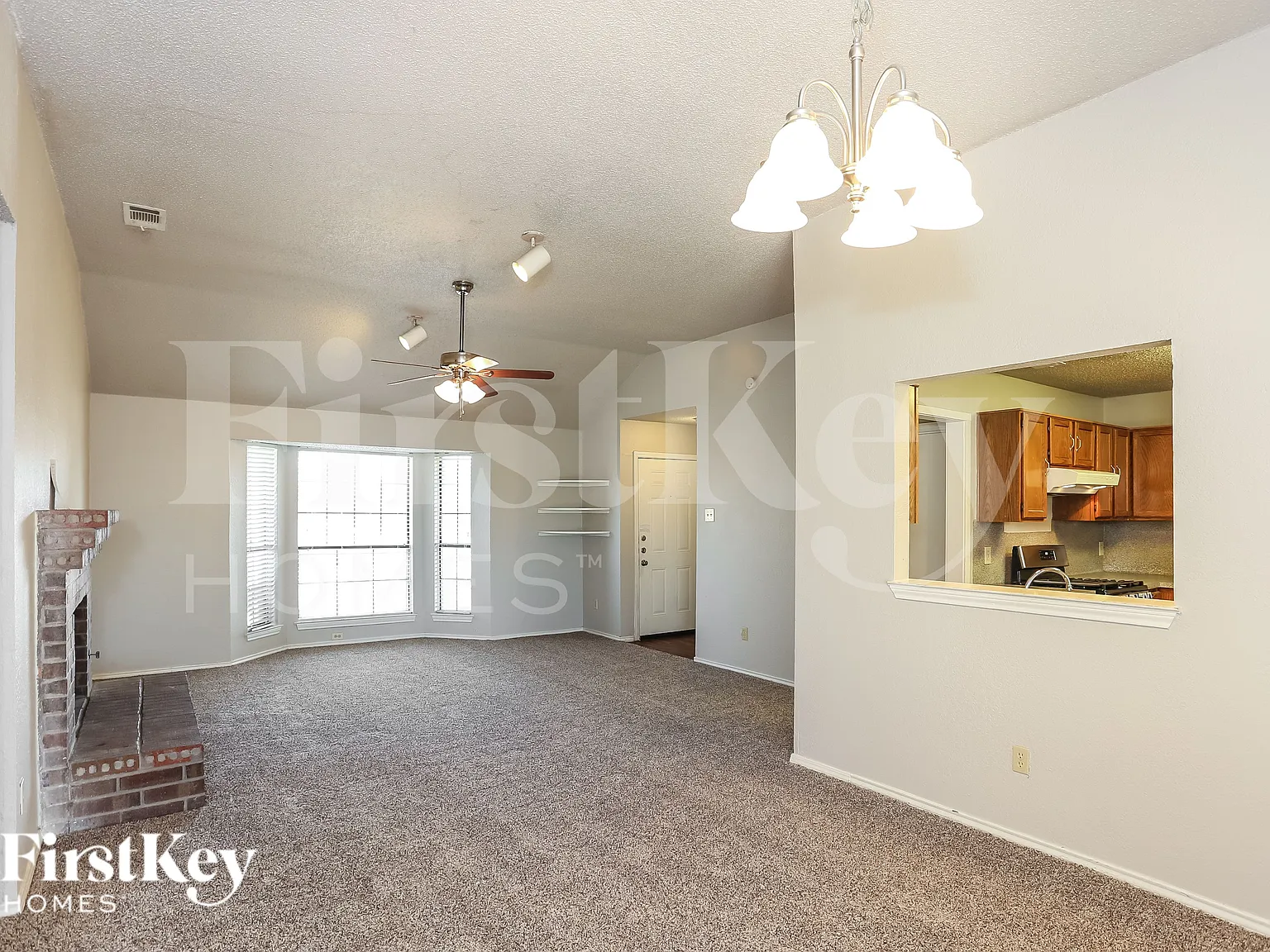 3 bed, 2.0 bath, 1465 sqft, $1,910 — Photo 4