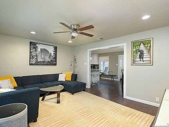 5th image of 323 SPRUCEWOOD LN