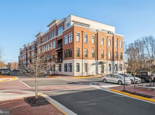 3 Stationmaster St SE APT 201, Leesburg, VA 20175