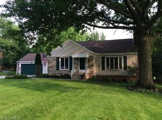 278 Ridgeview Dr, Seven Hills, OH 44131