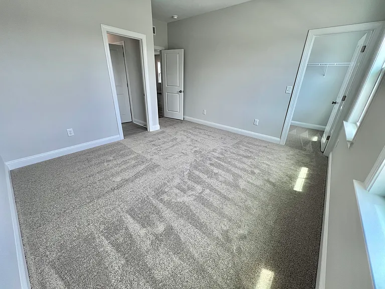 Bedroom 2 w/Walk-In-Closet-Upstairs-Pic 2