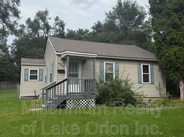 3040 Reeder Rd, Clarkston, MI 48346