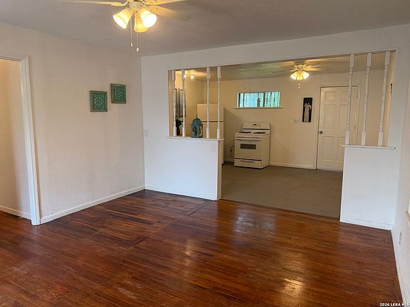 4th image of 122 Waugh