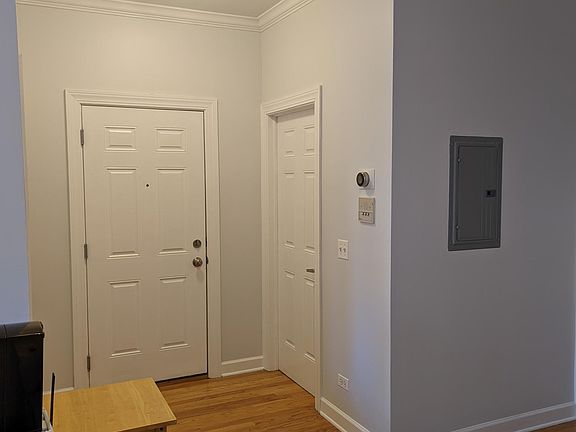 3rd image of 534 W Belmont Ave APT 1N