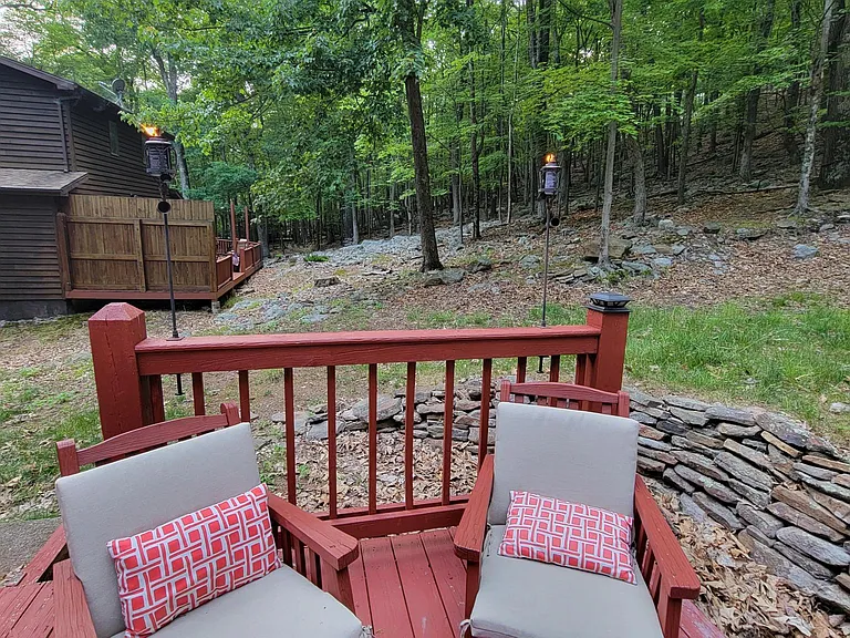 221 S Iroquois Cir — Photo 4