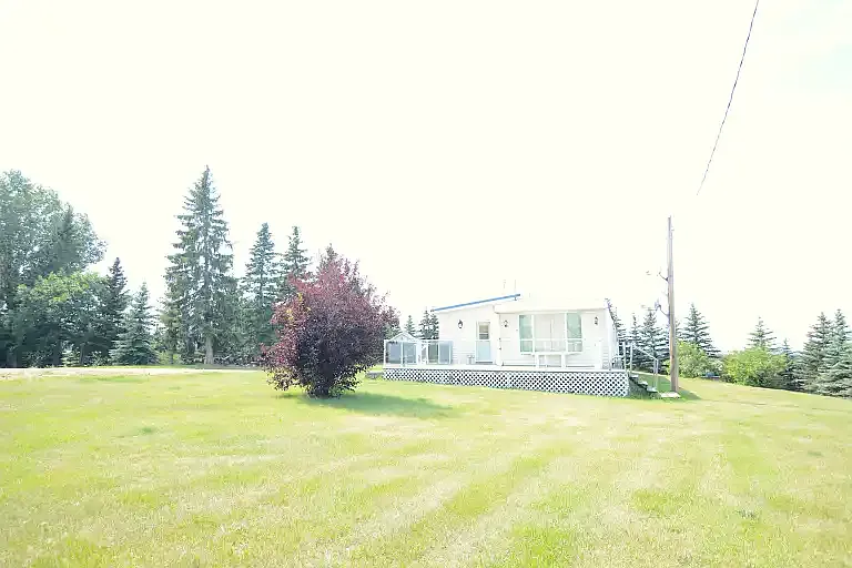 3 bed, 2.0 bath, 1552 sqft, $2,300 — Photo 3
