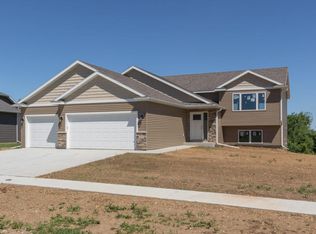 211 5th St NE, Racine, MN 55967