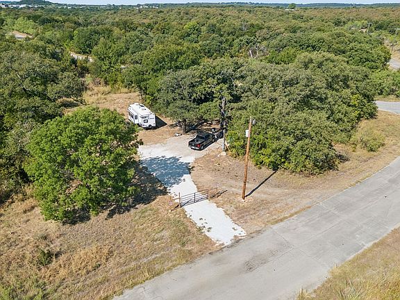 2nd image of 620 Pershing Rd