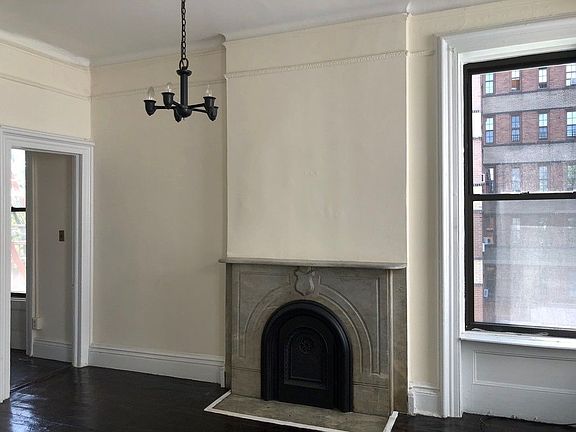 3rd image of 73 Cranberry St APT 3R