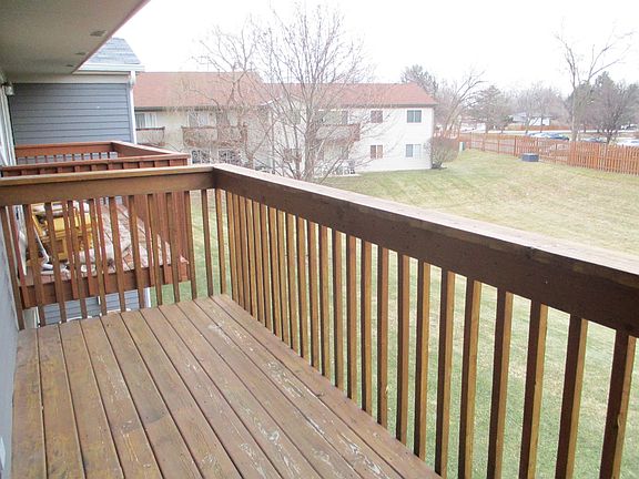 3rd image of 755 E Whispering Oaks Dr