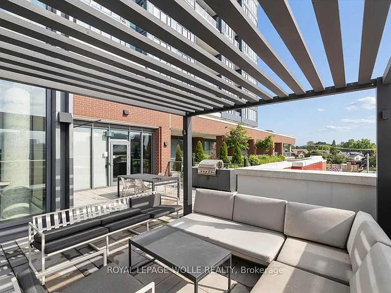 15 Wellington St S #1204 — Photo 32