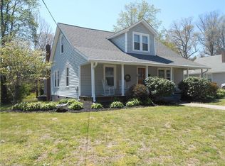 214 E Poplar St, Mount Airy, NC 27030