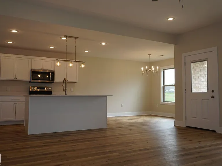 1814 N Oak St — Photo 6