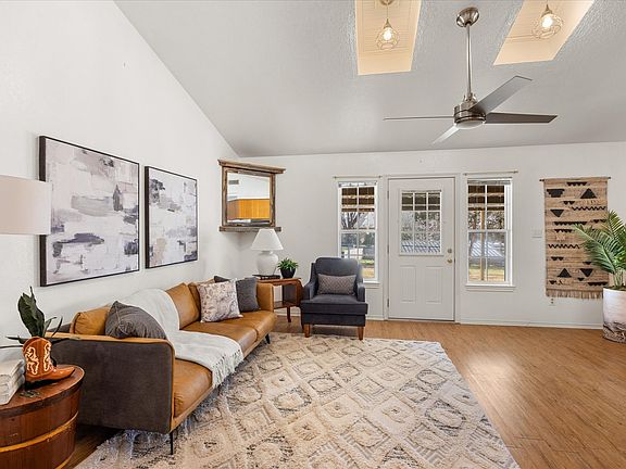 4th image of 417 Sky Harbour Ct