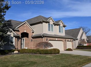 19205 River Valley Dr, Macomb, MI 48044