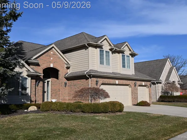 19205 River Valley Dr, Macomb, MI 48044
