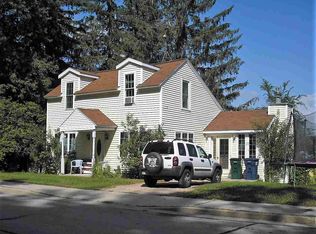 340 W State St, Iola, WI 54945