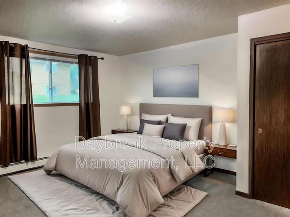3024 9 1/2 St N #104