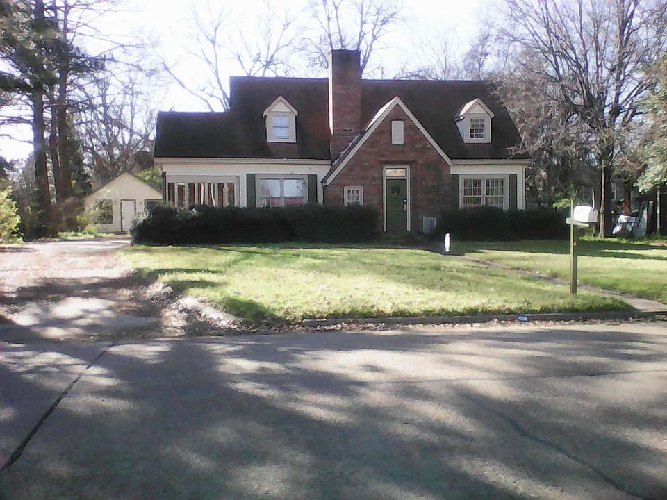 1st image of 841 McAllister St
