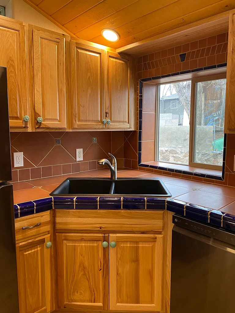 3 bed, 1200 sqft, $2,700 — Photo 4