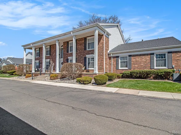 4579 Leisure Ln, Trenton, MI 48183