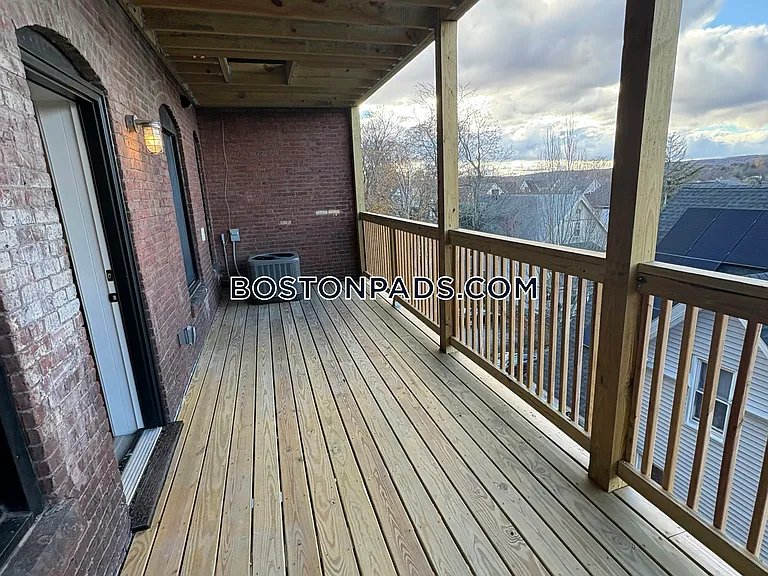 28 Woodland St #3 — Photo 13
