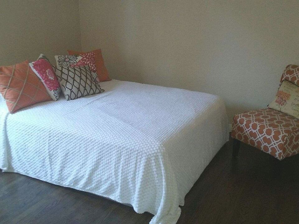2nd image of 5967 Rose Ave