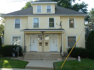 1240 S Maple Ave, Freeport, IL 61032