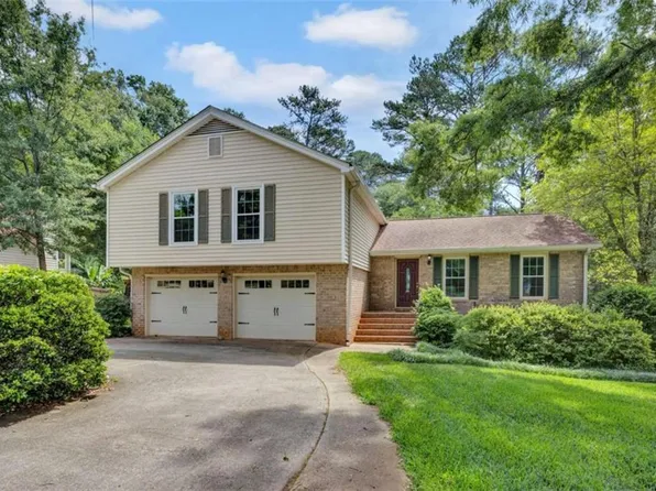 2416 Fieldstone Dr SE, Conyers, GA 30013