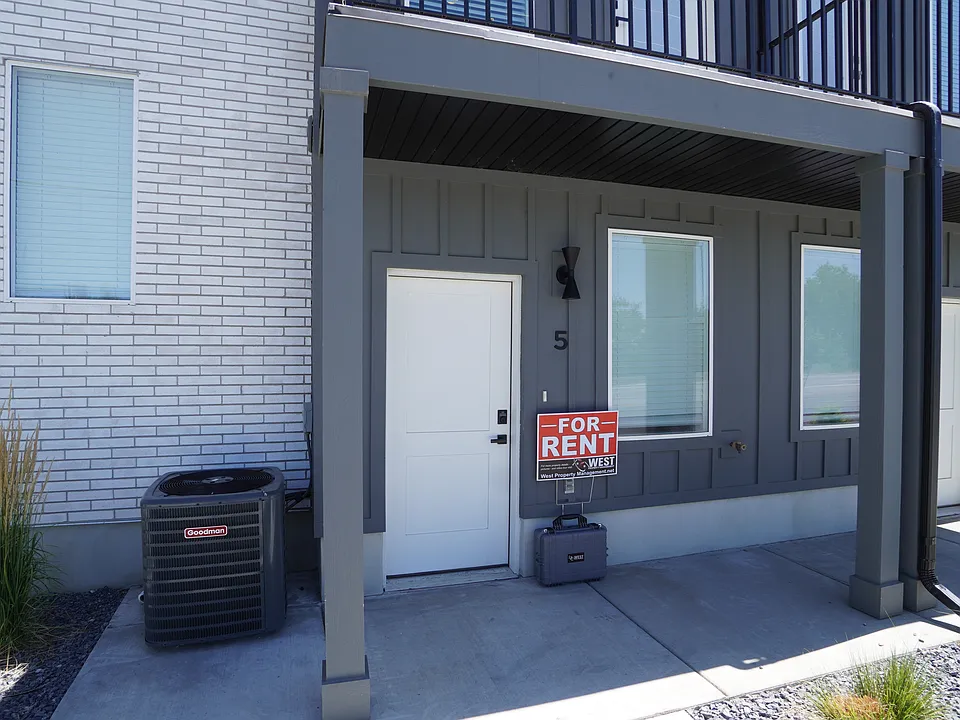 2925 S Highway 89 #5