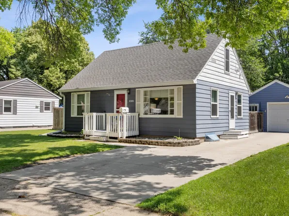1010 20th St S, Fargo, ND 58103