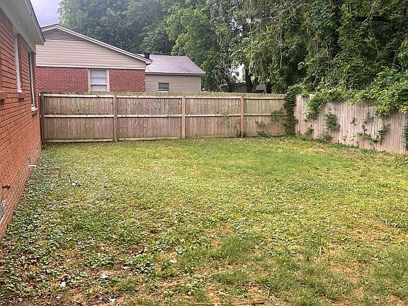 2nd image of 1207 Holly St