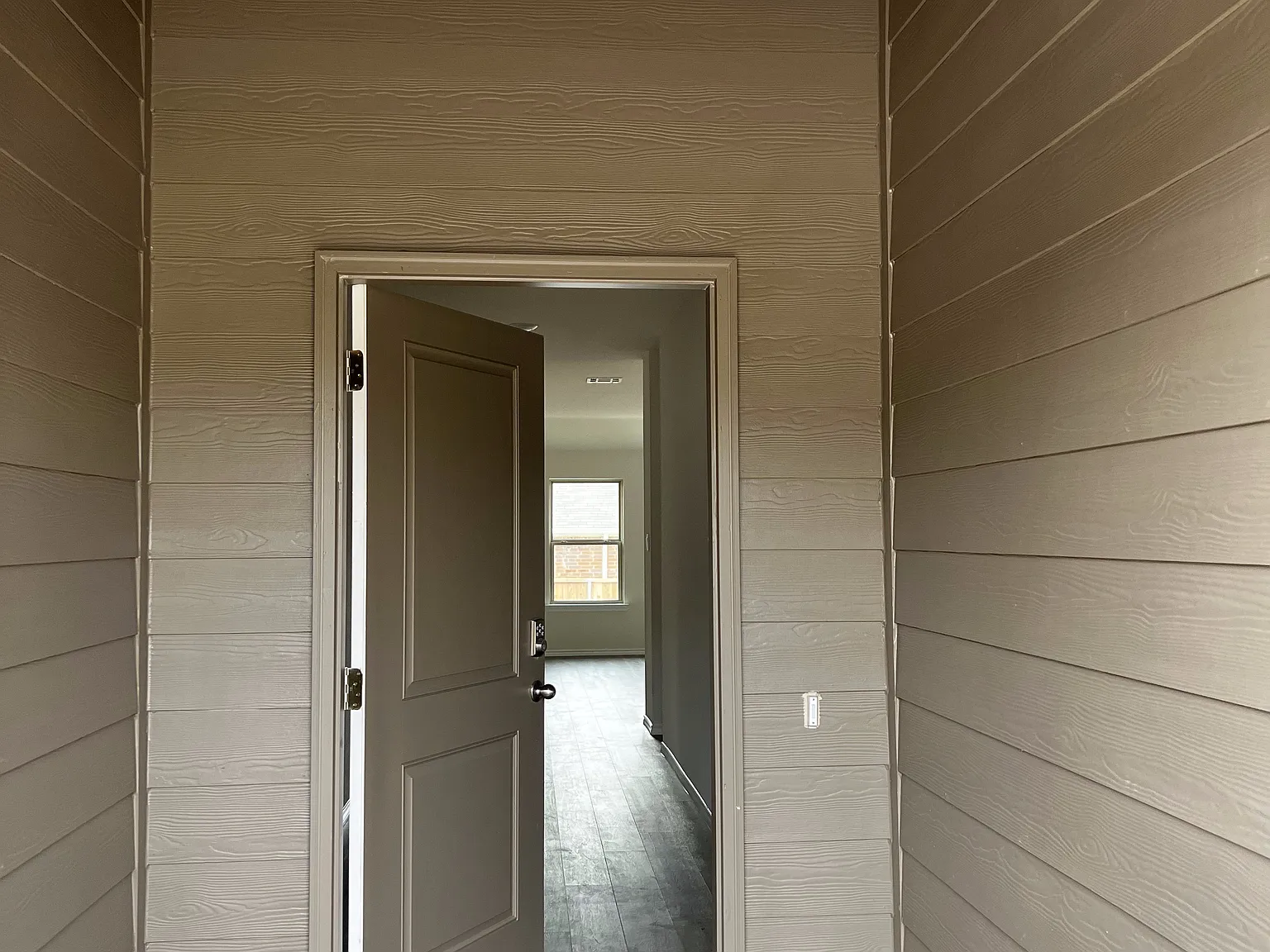 3 bed, 1650 sqft, $1,800 — Photo 2