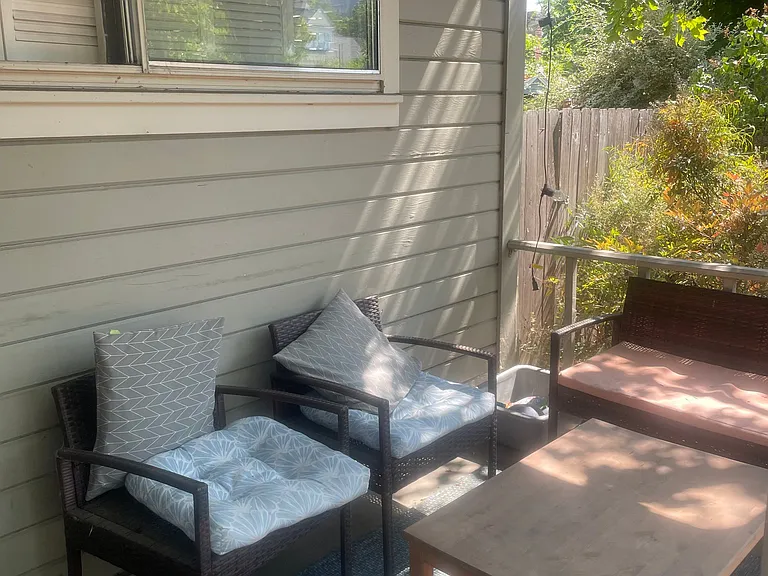 657 Siskiyou Blvd #1 — Photo 2