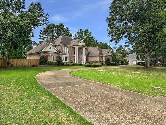 3rd image of 9573 Wolf River Blvd