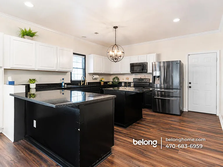 1316 Plaza Ave SW — Photo 2